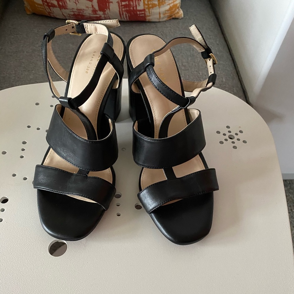 Cole haan leather shoes 👡